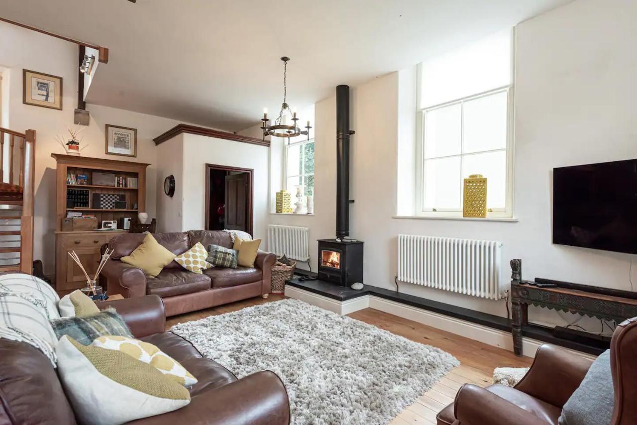 Converted Chapel, Stunning Sea & Mountain Views! Penmaenmawr Екстер'єр фото